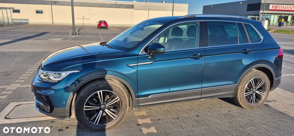 Volkswagen Tiguan - 1