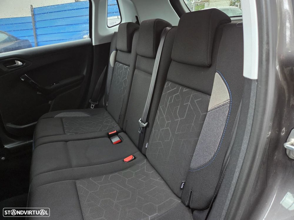 Peugeot 2008 1.2 PureTech Signature - 11