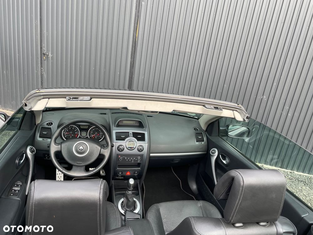 Renault Megane 2.0 16V Dynamique - 10