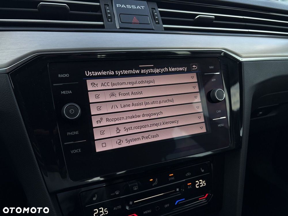 Volkswagen Passat - 20