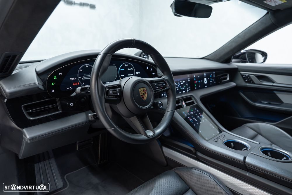 Porsche Taycan Turbo - 17