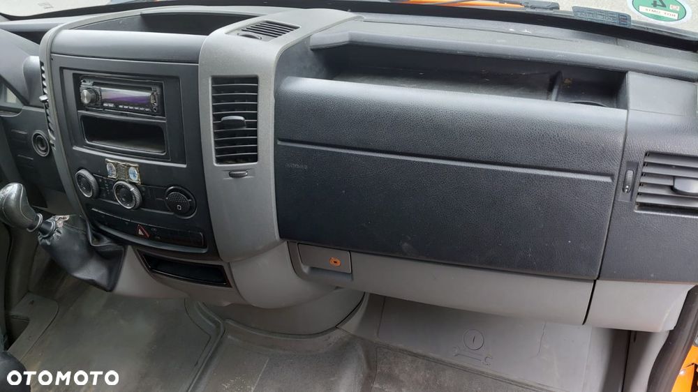 Mercedes-Benz Sprinter - 11
