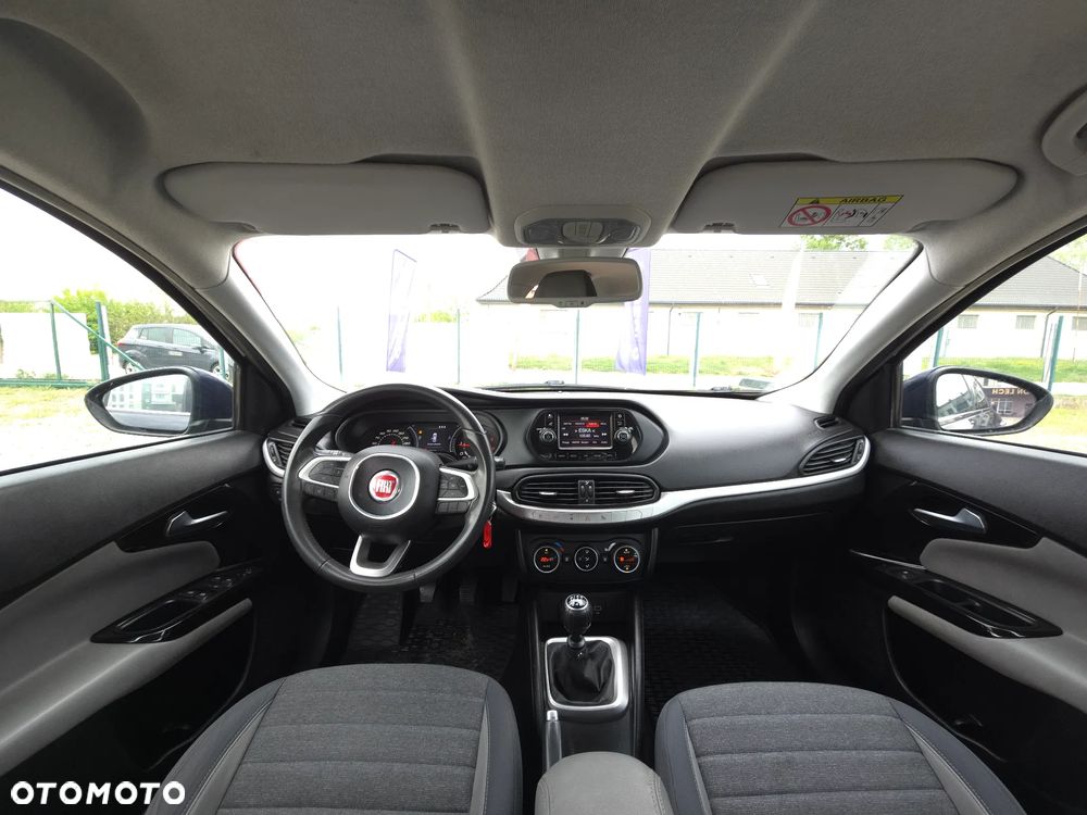 Fiat Tipo 1.6 MultiJet 16v Lounge - 32