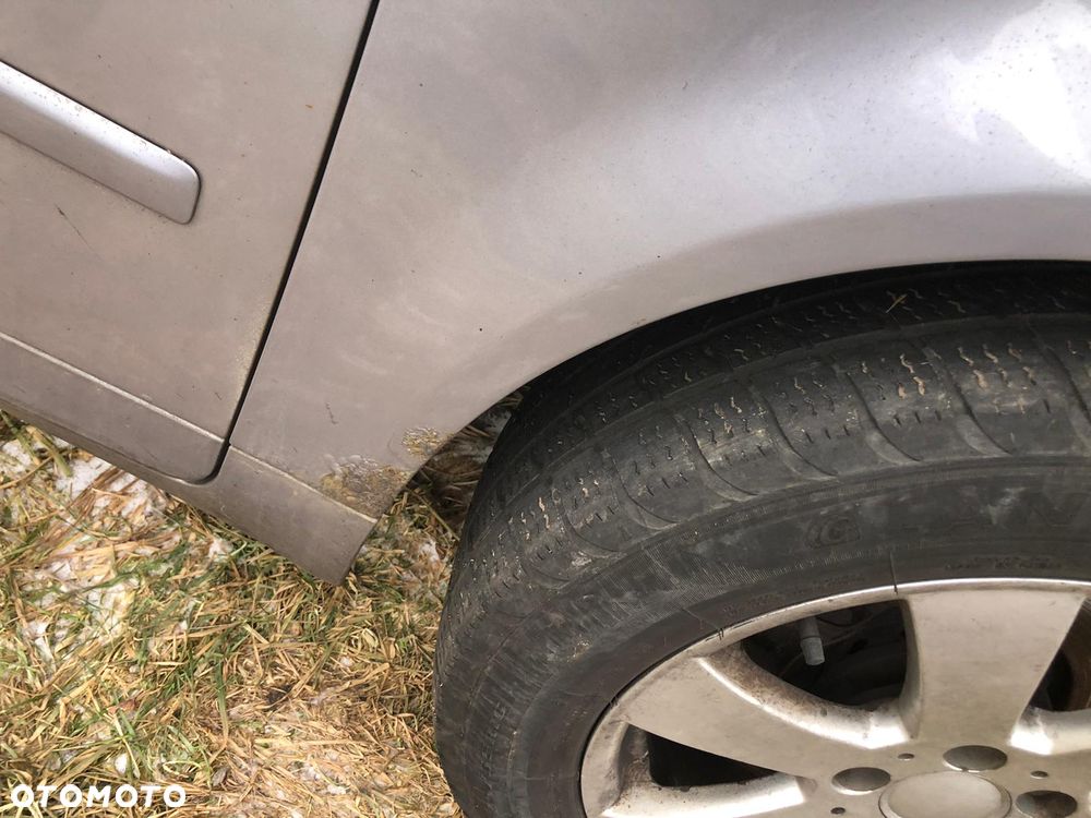 AUDI A4 B6    błotnik prawy przód  srebrny ly7h - 2