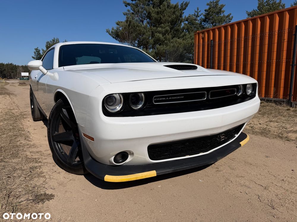 Dodge Challenger - 15