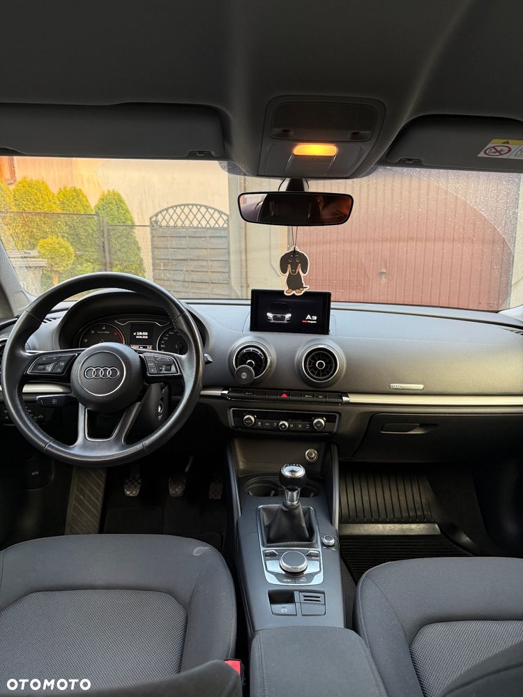 Audi A3 Limousine 30 TDI design - 18