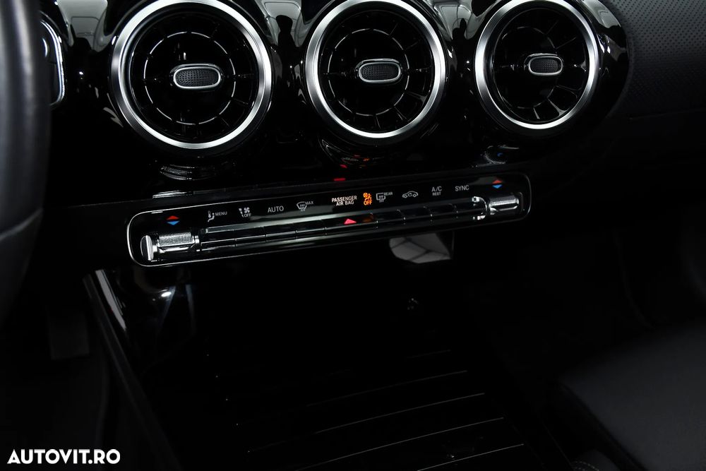Mercedes-Benz CLA 200 - 33