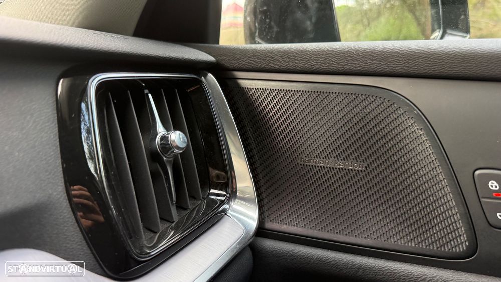 Volvo V60 2.0 T8 AWD TE Momentum - 25