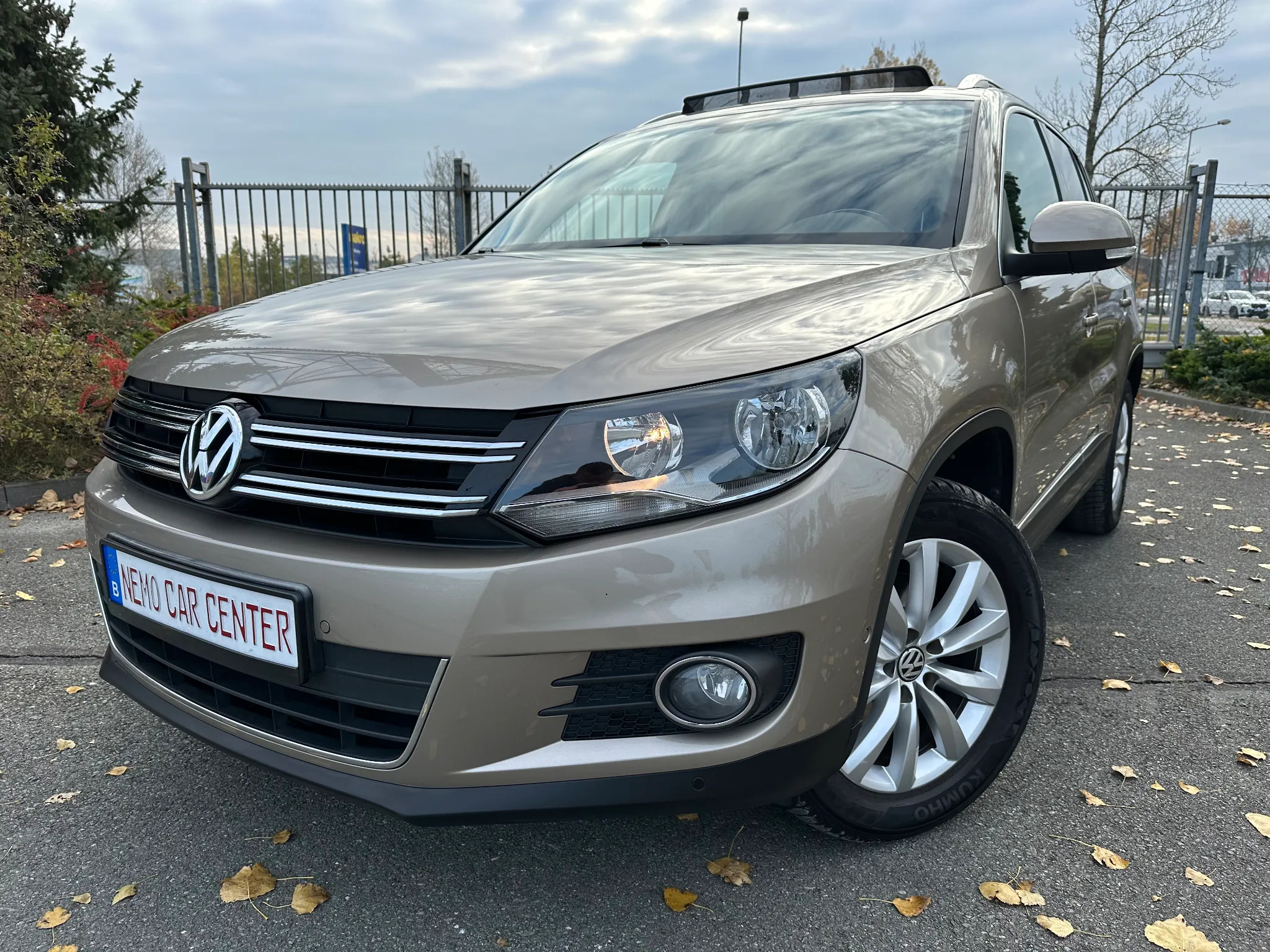 Volkswagen Tiguan - 2