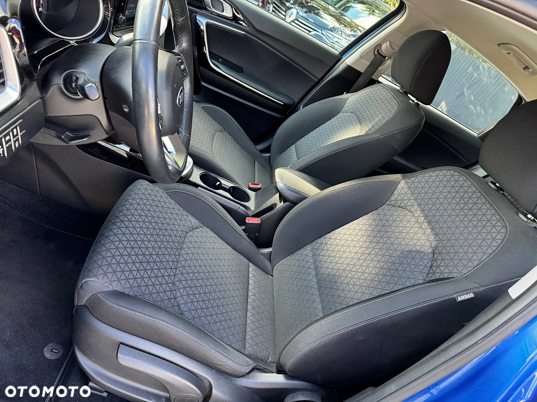 Kia Ceed 1.4 T-GDI DCT OPF Platinum Edition - 19