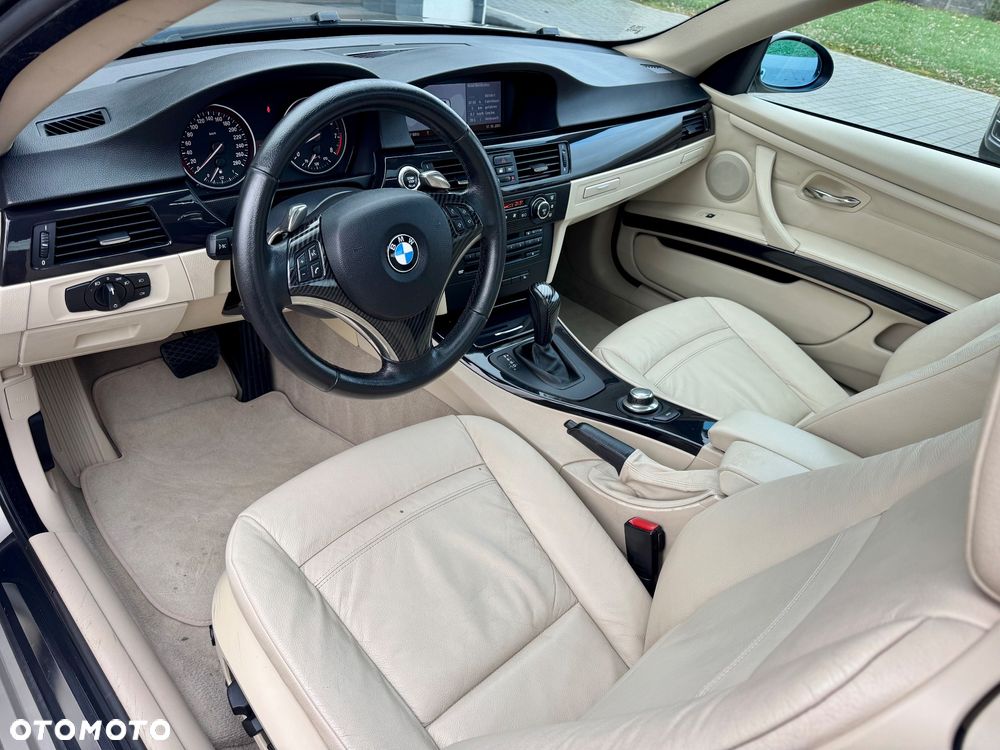 BMW Seria 3 330i Edition Exclusive - 12