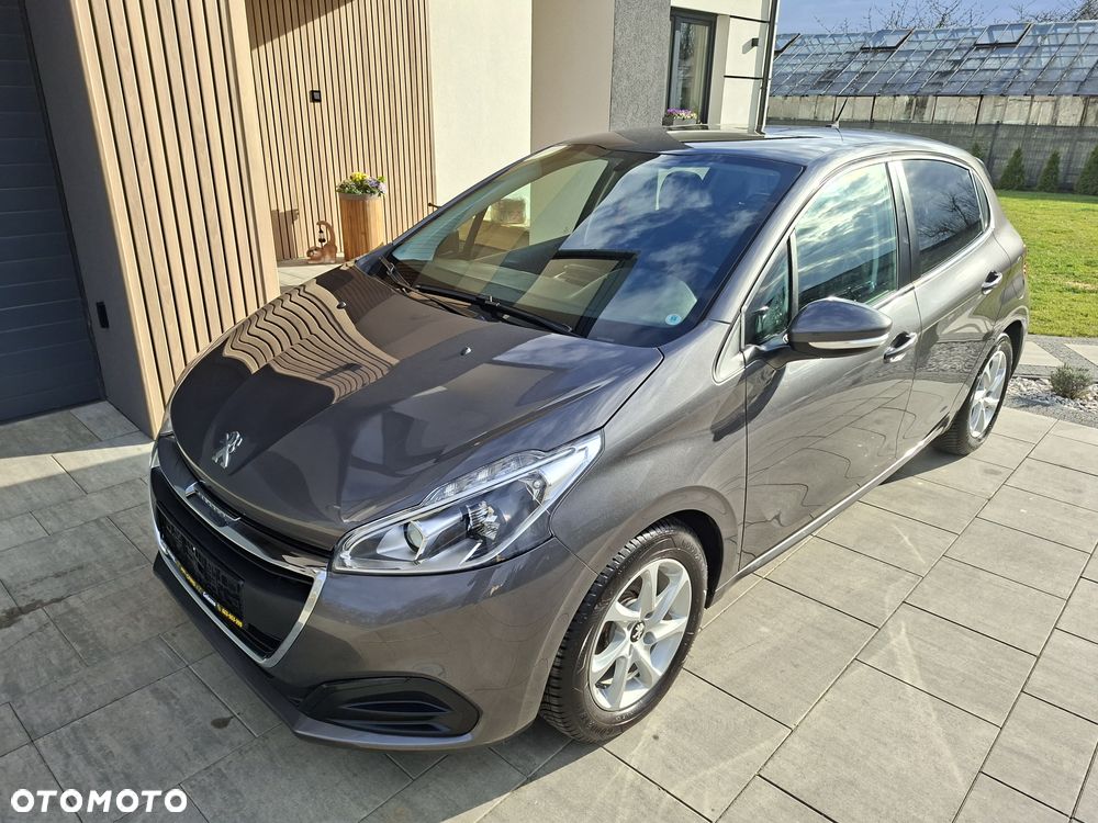 Peugeot 208 - 4