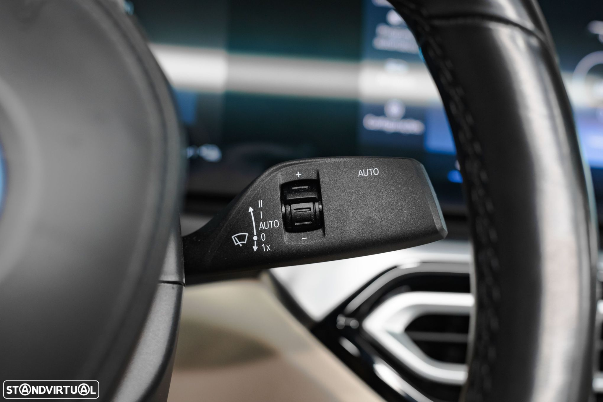 BMW 330 e Pack Desportivo M Auto - 12