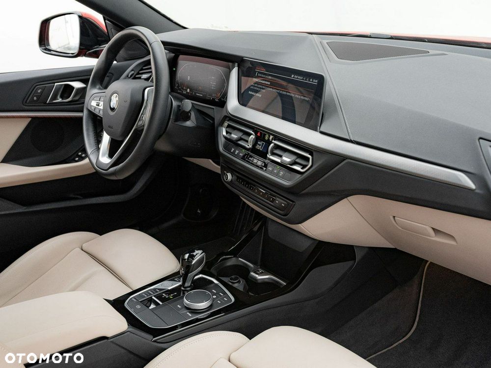 BMW Seria 2 220i xDrive Sport Line - 32