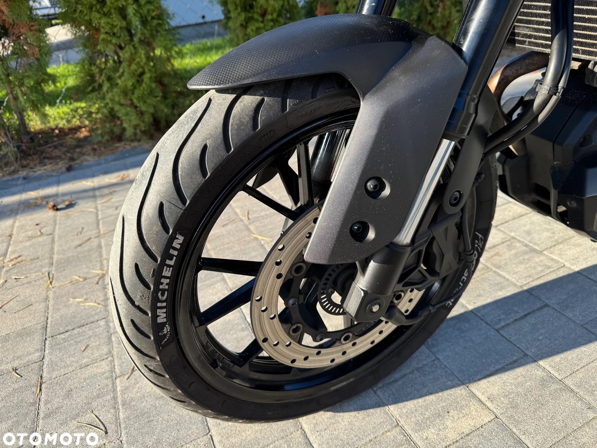 Yamaha MT - 27
