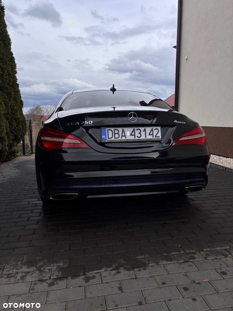 Mercedes-Benz CLA 250 4-Matic AMG Line - 4