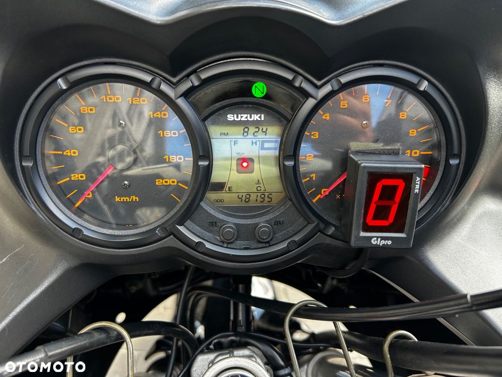Suzuki V-STROM - 13