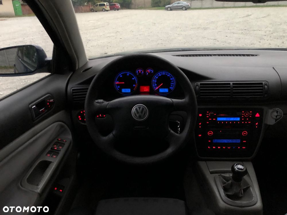Volkswagen Passat - 16