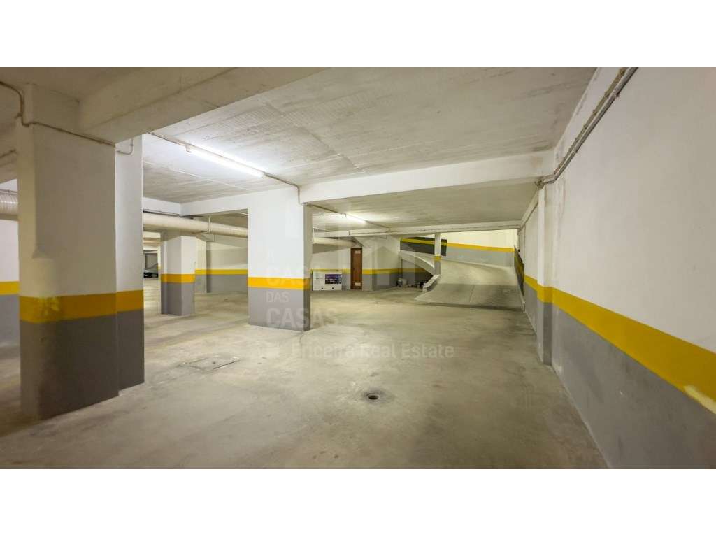 Vende Garagem - Ericeira, A Casa das Casas - Grande imagem: 5/10
