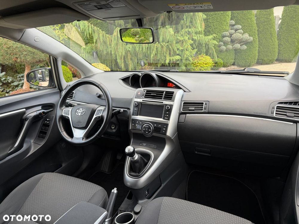 Toyota Verso 2.0 D-4D 5-Sitzer - 8