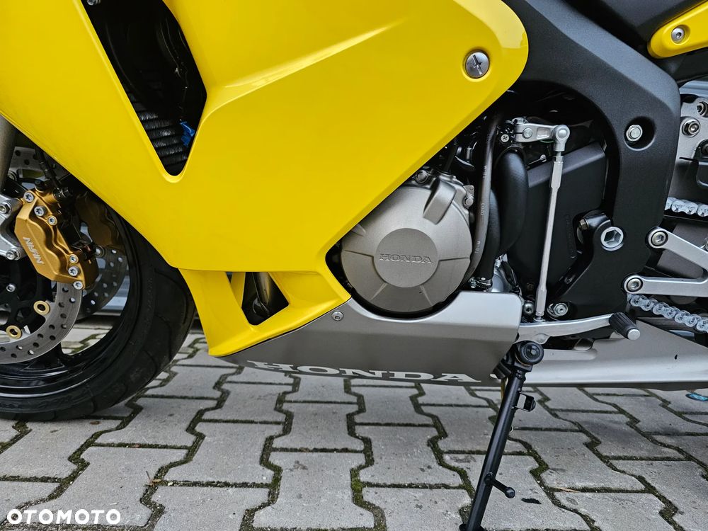 Honda CBR - 19