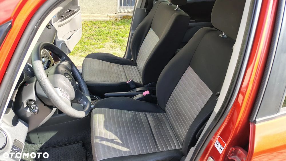 Suzuki SX4 1.6 Premium - 12