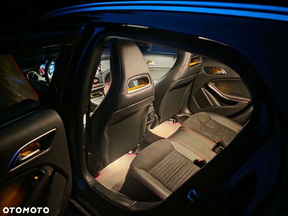 Mercedes-Benz GLA 250 4Matic 7G-DCT AMG Line - 29