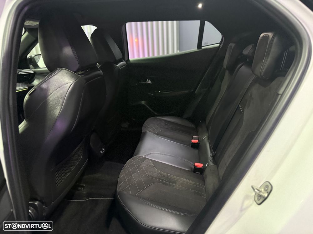 Peugeot 2008 PureTech 155 EAT8 GT Pack - 10