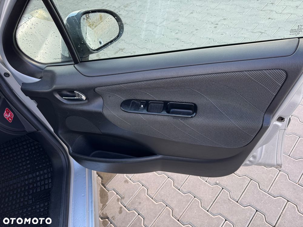 Peugeot 207 1.4 16V Presence - 13
