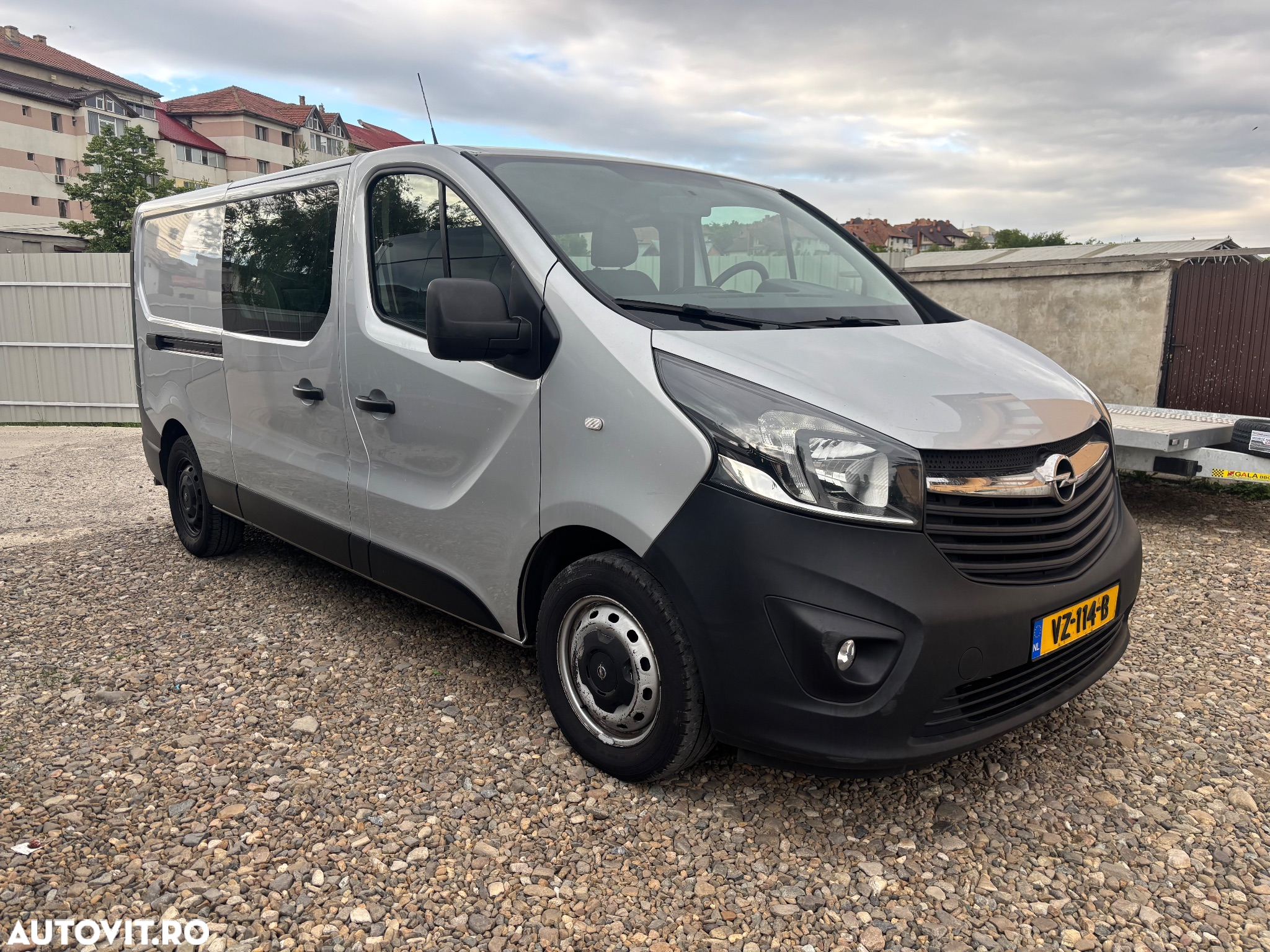 Opel Vivaro - 2