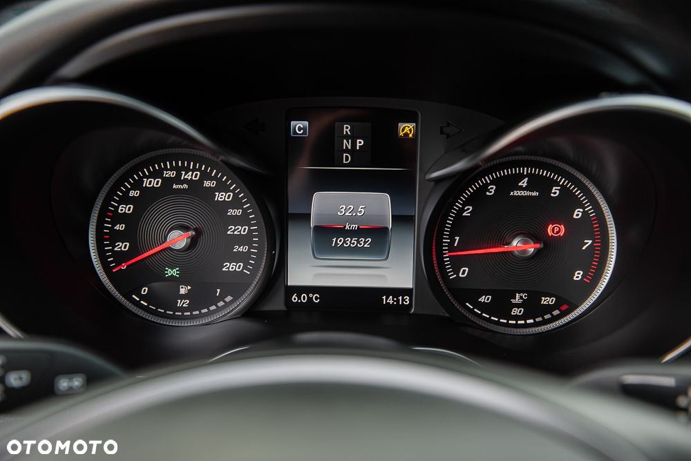 Mercedes-Benz Klasa C 180 9G-TRONIC AMG Line - 20