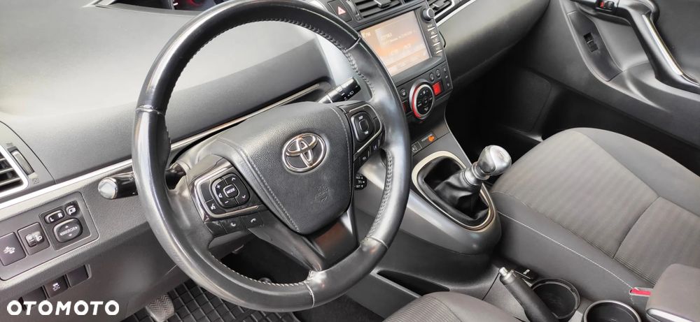 Toyota Verso 1.8 5-Sitzer Executive - 25