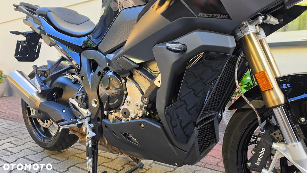 BMW XR - 19