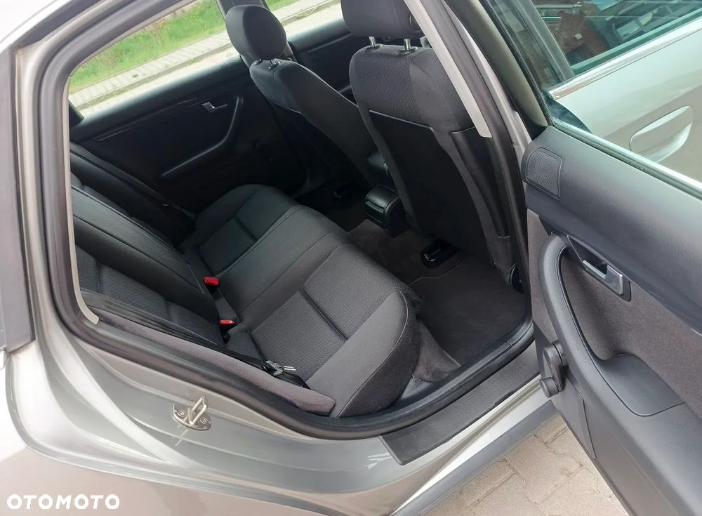 Audi A4 Limousine - 25