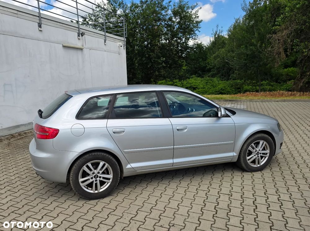 Audi A3 Sportback - 1