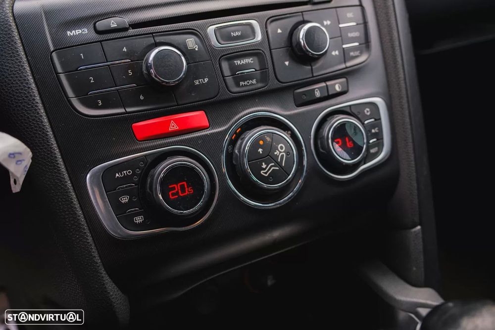 Citroën DS4 1.6 HDi So Chic - 18