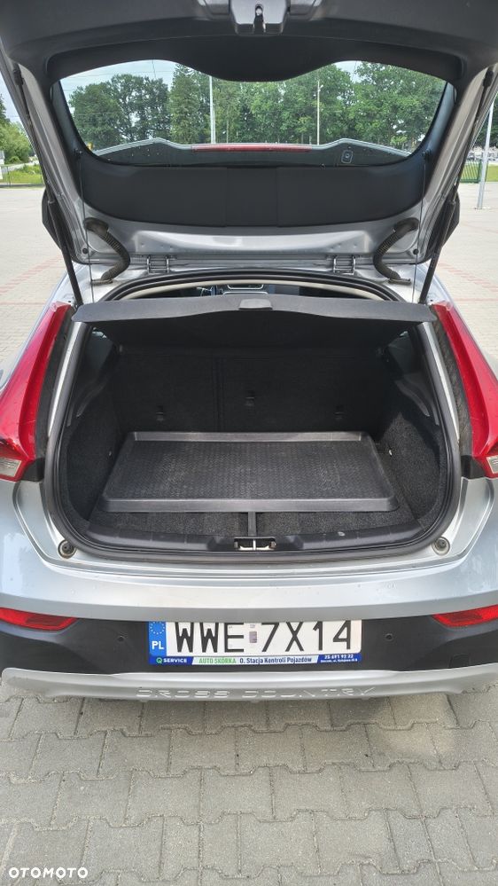 Volvo V40 Cross Country - 6