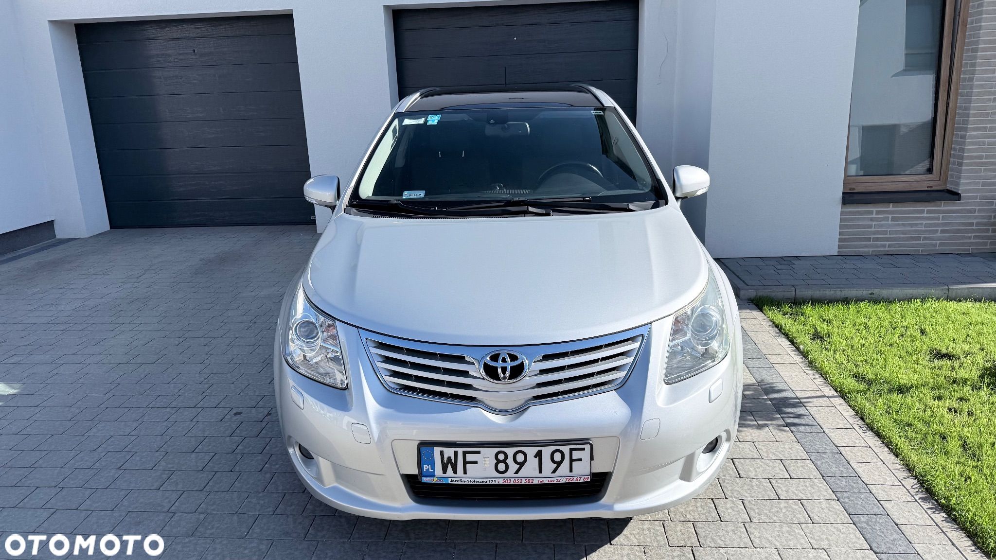 Toyota Avensis 2.2 D-CAT Style - 1