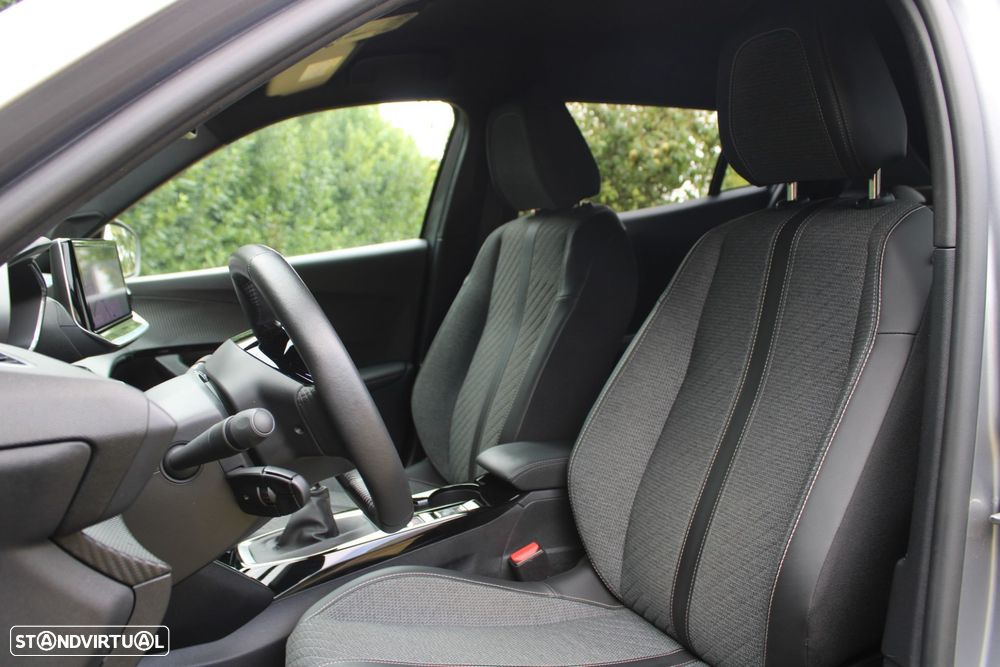 Peugeot 2008 1.2 PureTech Allure Pack - 6