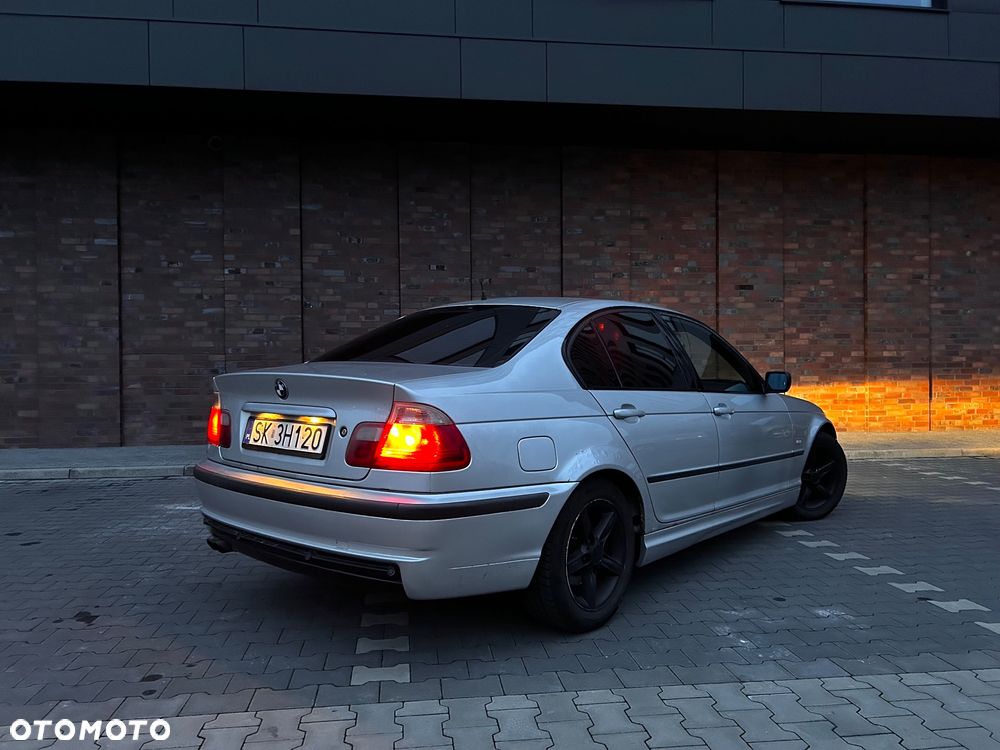 BMW Seria 3 320i - 8
