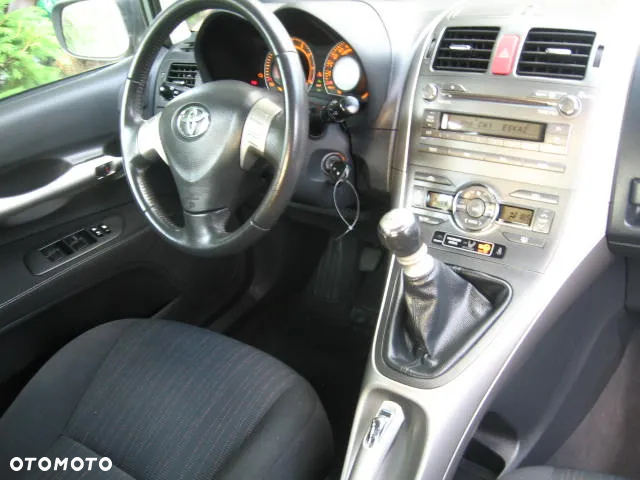 Toyota Auris 1.6 Premium - 12