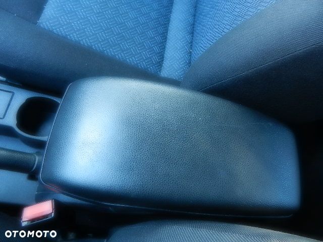 Ford Mondeo 1.8 Trend X - 36