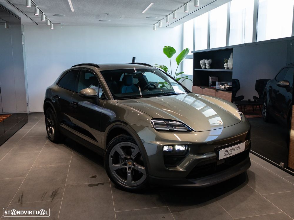 Porsche Macan Electric 4 - 5