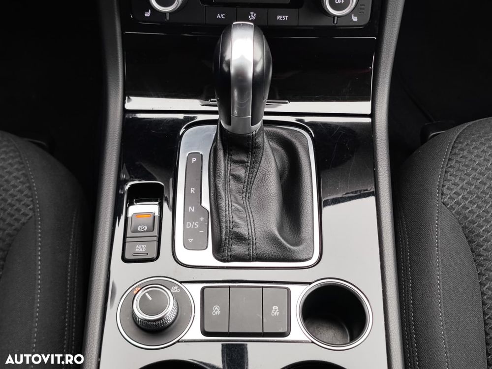 Volkswagen Touareg 3.0 V6 TDI BMT - 21