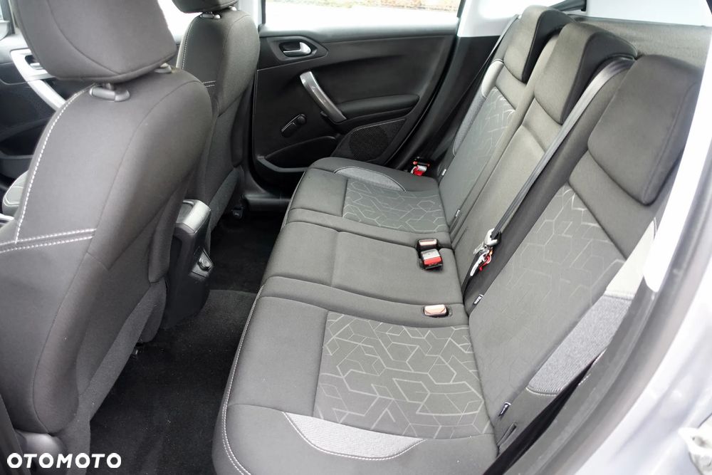 Peugeot 2008 1.2 Pure Tech Active - 15