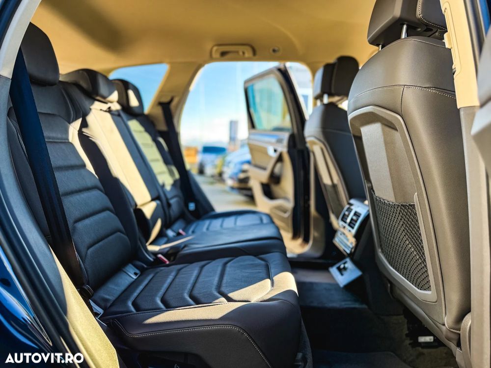 Volkswagen Touareg V6 TDI 4MOTION Elegance - 24