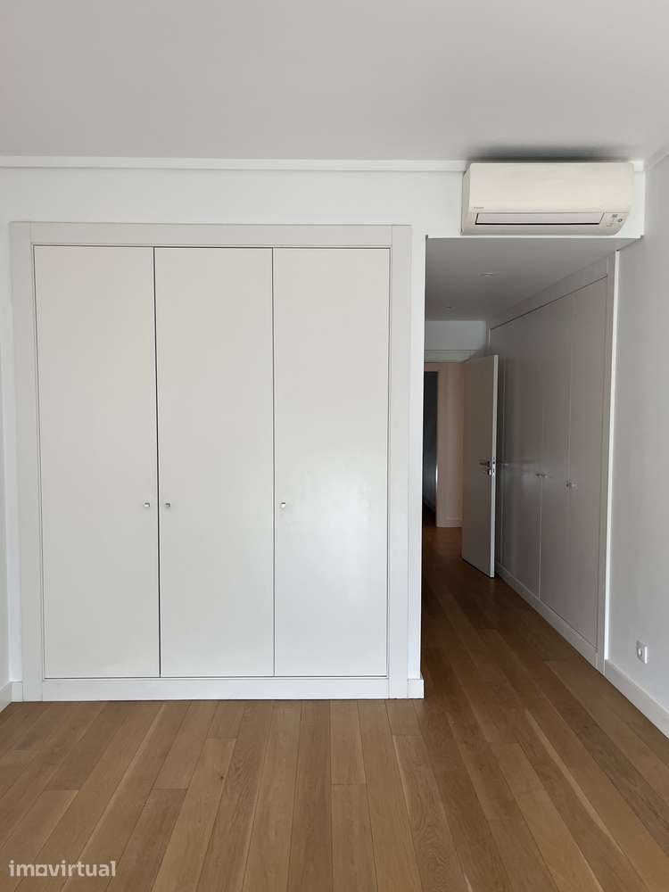 T3 em Campolide com 3 casas de banho e garagem - Grande imagem: 5/14