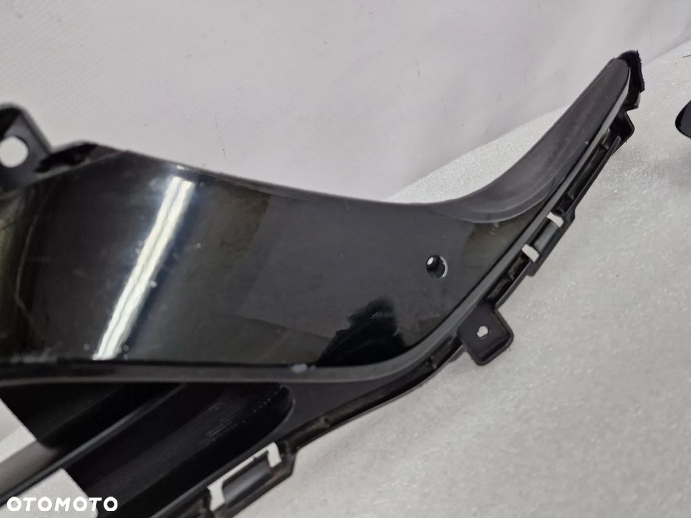 KIA VENGA LIFT 14- KRATKA ŚRODKOWA ZDERZAKA PRZEDNIEGO PRZÓD , NR 86560-1P500 , NR AUKCJI KR385 - 13
