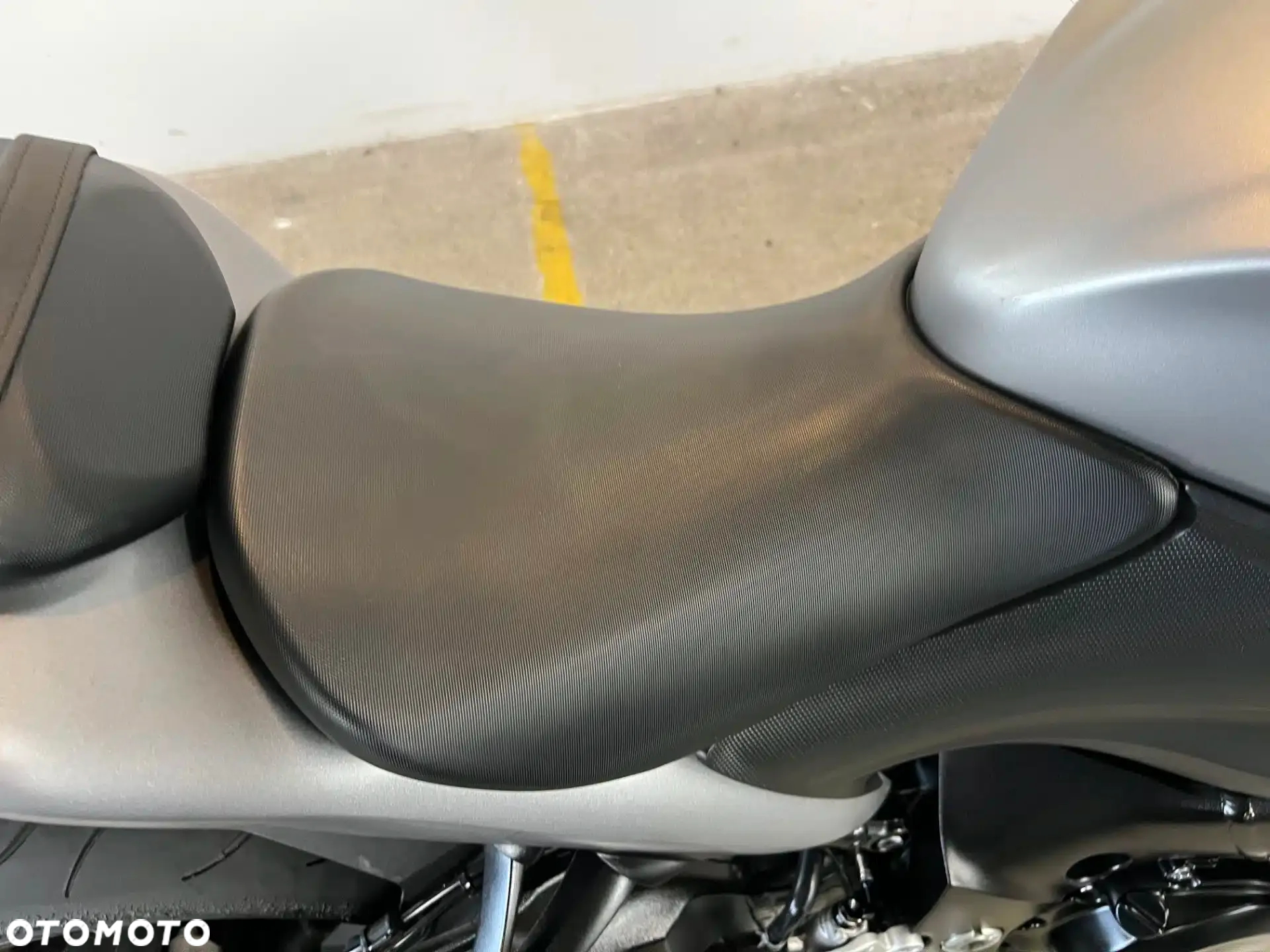 Suzuki GSX 1000 - 14
