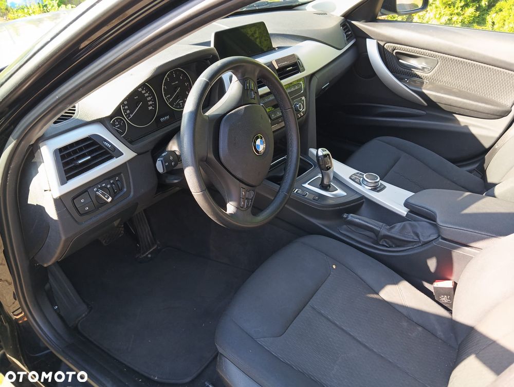 BMW Seria 3 318d - 5